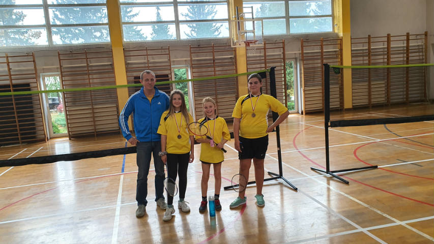 Brązowy medal dziewcząt a badmintona