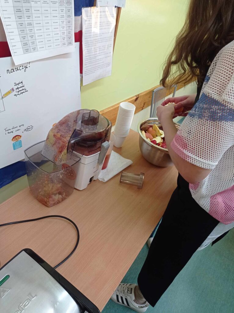 #LaboratoriumPrzyszłości - Zdrowe śniadanie w klasie 8